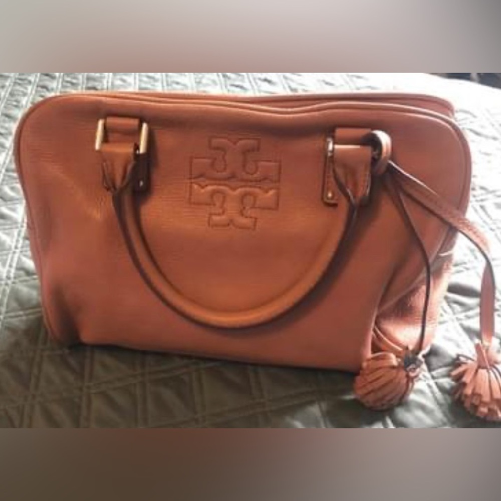 Beautiful camel coloured bag. Hardly used, very well kept